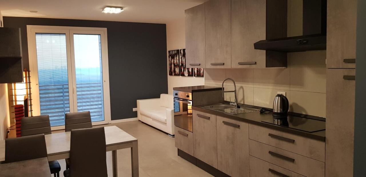 Condominio La Torre 2 Galliate エクステリア 写真
